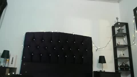 lizzy online show from December 7, 6:59 am
