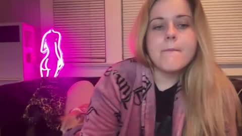 samanthafever online show from February 15, 11:31 am