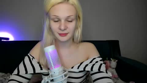 Samantha online show from March 6, 5:33 pm