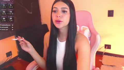 Snapshot of samara_lam chatting on December 17, 8:23 am Sammy  online show from December 17, 8:23 am
