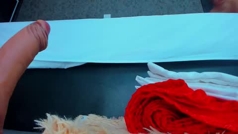 Sara  online show from October 3, 2:58 pm