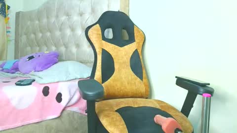 samary thomas online show from October 12, 2:15 am