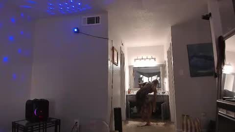 Yaya online show from February 17, 11:15 pm