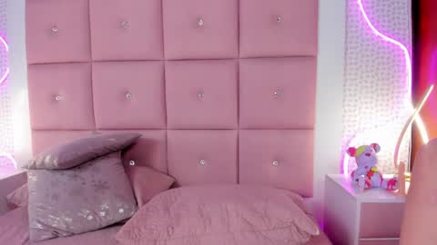 Samantha   online show from March 27, 8:59 am