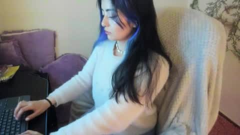   online show from November 8, 9:45 am