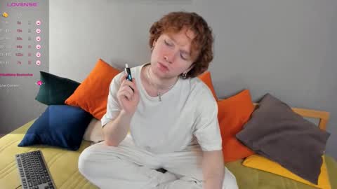 samuelmillerr online show from December 5, 1:22 pm