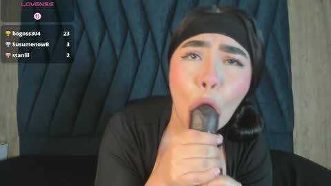 S A M Y  G R E Y  online show from November 25, 4:55 am