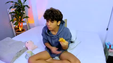 Sammy online show from June 25, 3:36 am