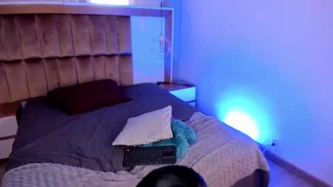 samysharky online show from November 13, 4:31 pm