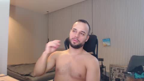 Snapshot of sandro_best chatting on February 27, 9:29 am DeAlex online show from February 27, 9:29 am