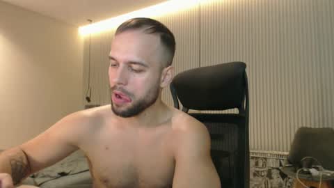 Snapshot of sandro_best chatting on October 21, 1:38 pm DeAlex online show from October 21, 1:38 pm
