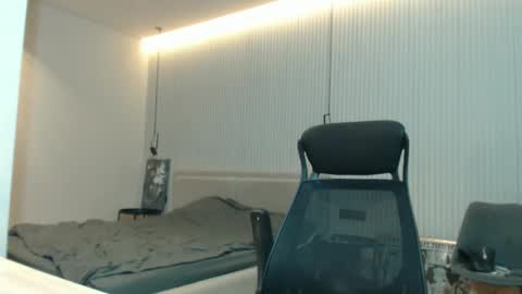 Snapshot of sandro_best chatting on October 11, 2:43 pm DeAlex online show from October 11, 2:43 pm