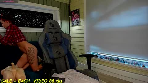 Sandy and Chris online show from December 14, 9:15 am