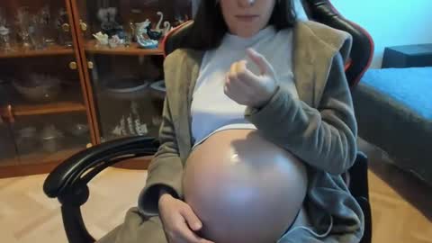 Sandy online show from December 11, 12:02 pm