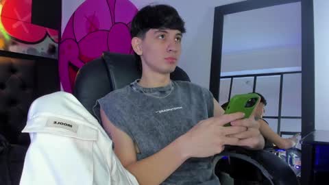 santi online show from February 20, 2:46 pm