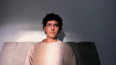 santi_twink19 online show from June 17, 12:10 pm