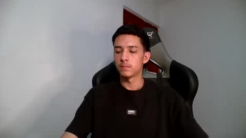 santi_twink19 online show from February 13, 12:46 am