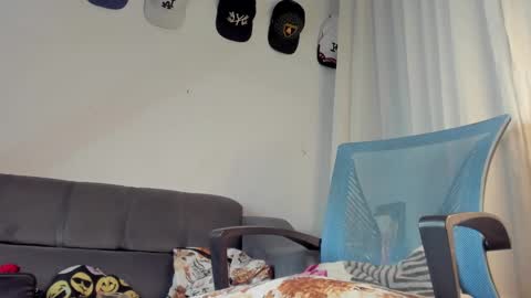 Snapshot of santi_xximo chatting on September 27, 10:40 pm Santiago online show from September 27, 10:40 pm