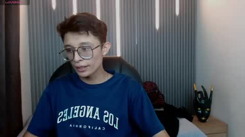 santiago_russo18 online show from April 19, 10:34 pm