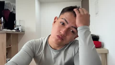 santiagomg_ online show from July 19, 9:50 pm
