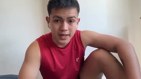 santiagomg_ online show from July 11, 6:44 pm