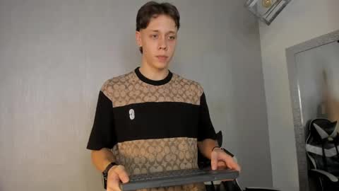 Julius Novachrono  online show from November 5, 7:49 pm