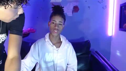 santiago online show from December 7, 1:24 pm