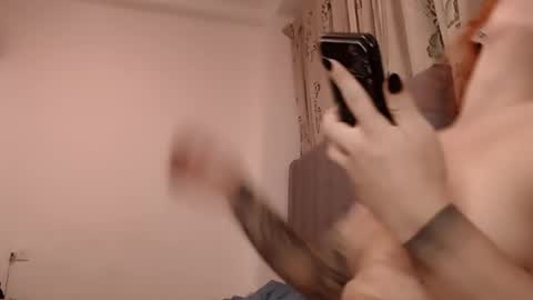 sara_johnson__ online show from April 14, 12:03 am