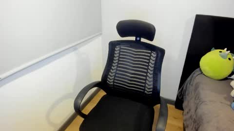 sarah  LIZCANO....... online show from March 9, 10:31 am