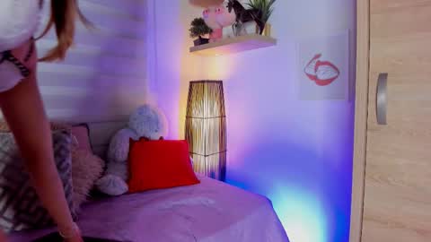   online show from March 3, 1:07 pm