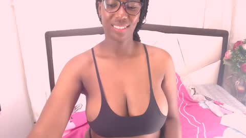 Snapshot of sara_marks chatting on February 25, 2:15 pm S A R A online show from February 25, 2:15 pm