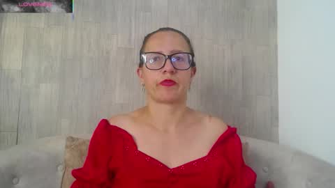 Sara   online show from February 7, 10:24 pm