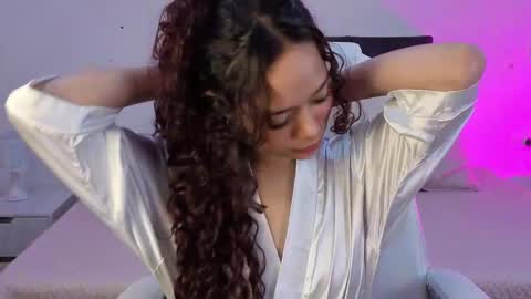 sara  online show from November 27, 2:58 pm