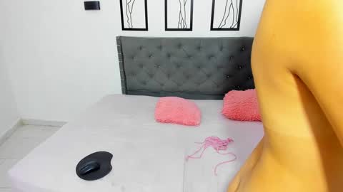 sara_valentina2 online show from September 15, 2:29 pm