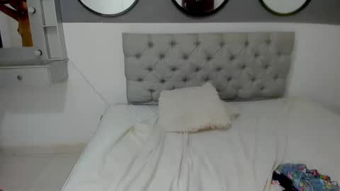 sara_valentina2 online show from January 15, 6:29 pm