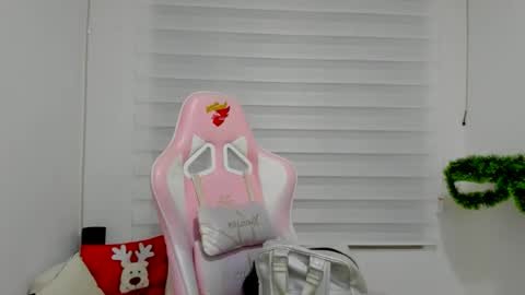 Sarah Ramirez online show from November 24, 3:05 am