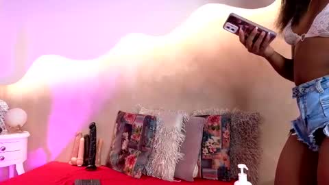 saraaguzman online show from March 18, 7:09 pm