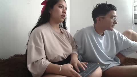 sara and thomas online show from December 12, 7:15 pm