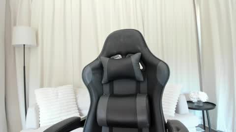 Sara Desire online show from April 16, 7:03 pm