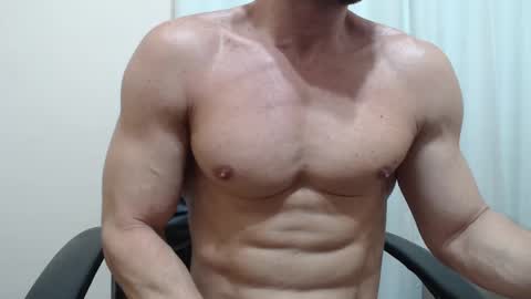 saradorj92 online show from November 12, 8:27 am