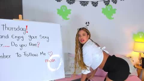 sarah  cinnamon online show from October 30, 7:58 pm