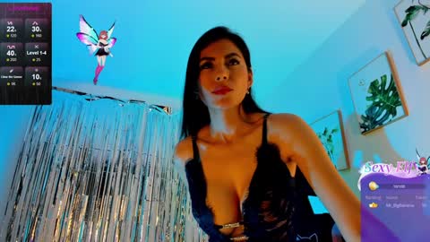INSTAGRAM...sarah22 p online show from January 30, 4:16 am