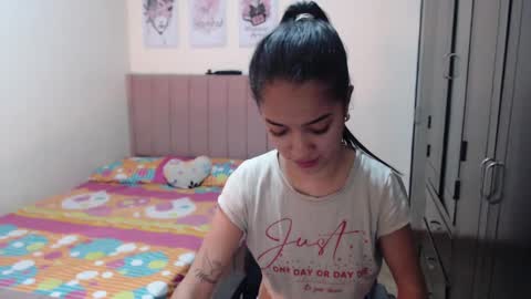 Sarah online show from January 26, 5:44 pm