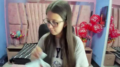 Sarah online show from December 21, 2:56 pm