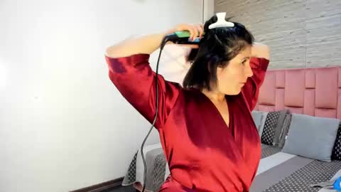 Sarah Deyvis online show from February 25, 4:04 pm