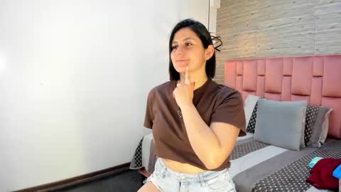 Sarah Deyvis online show from February 25, 7:06 pm