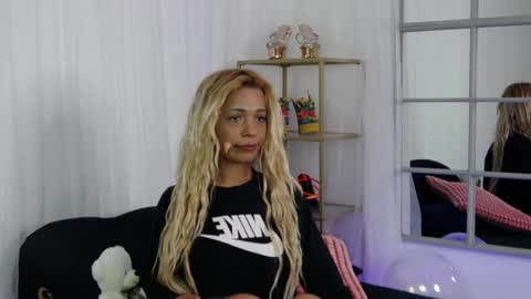 SarahFit4 online show from November 4, 8:10 pm