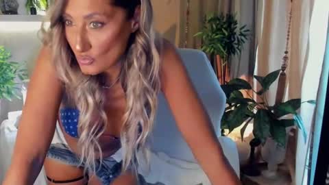 Divine Sarah NONUDE model online show from July 26, 2:47 pm