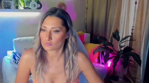 Divine Sarah NONUDE model online show from June 6, 3:07 pm