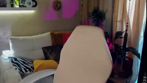 Divine Sarah NONUDE model online show from July 12, 1:47 pm